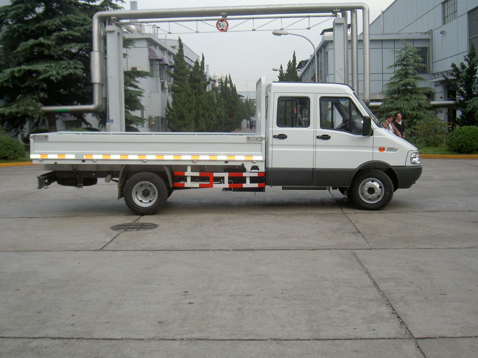 依维柯载货车 nj1054bjcs