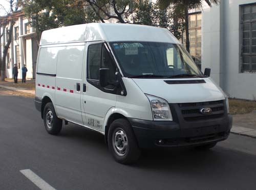 江铃全顺厢式运输车 jx5030xxytd-m4