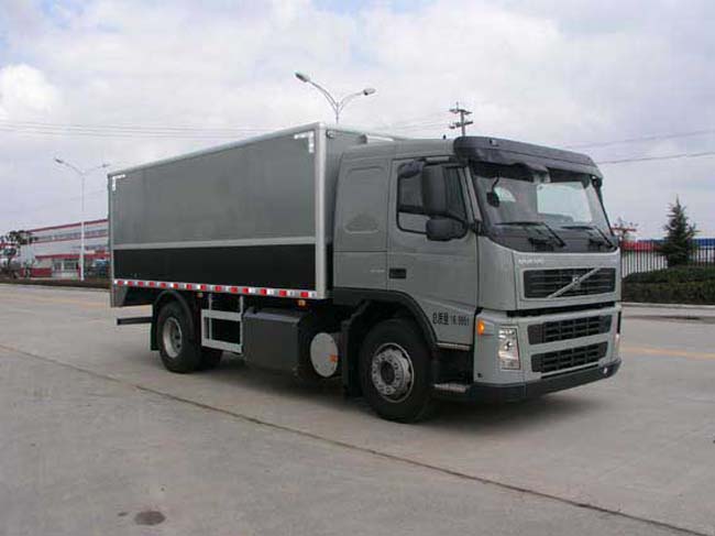 华东运钞车 csz5171xycfm3