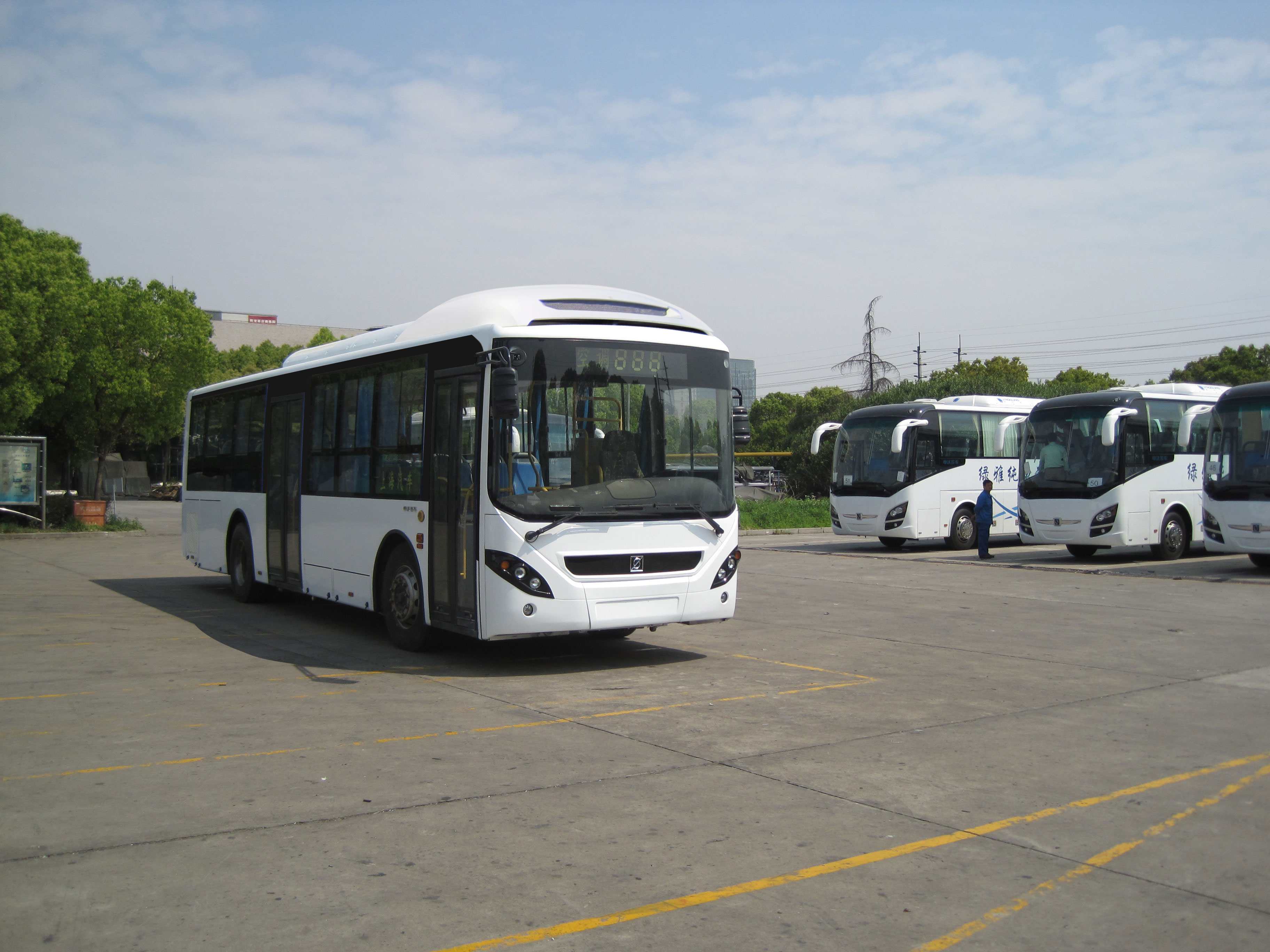 申沃_SWB6108EV46_纯电动城市客车_汽车公