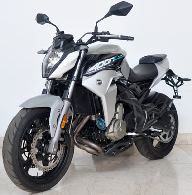 春风两轮摩托车 cf400