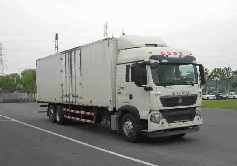 豪沃厢式运输车 zz5267xxyn683ge1k