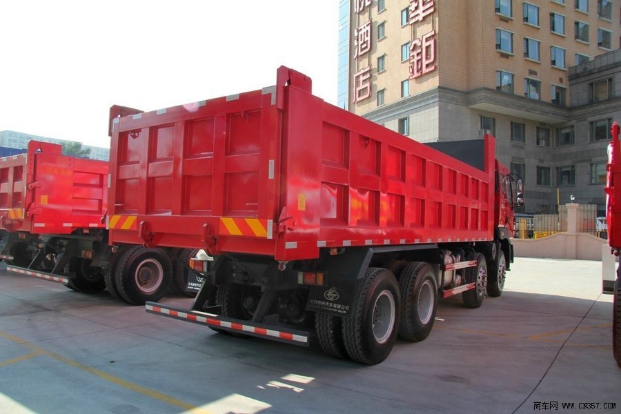 东风柳汽 霸龙 重卡 320马力 8×4 自卸车 lz3317m5fa