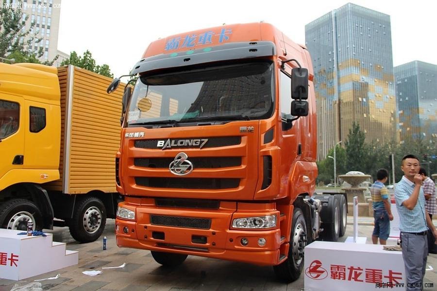 东风柳汽霸龙康明斯m7c重卡400马力64牵引车lz4251qdca