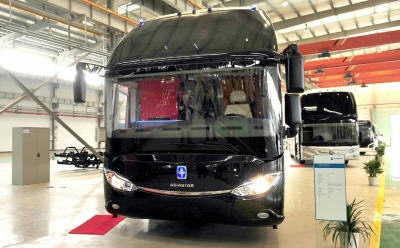 亚星黑金刚亮相上海F1车展