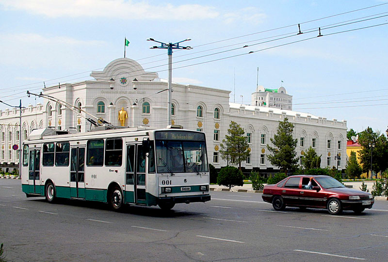 北京无轨电车复兴潮 2014年将投400辆电车公