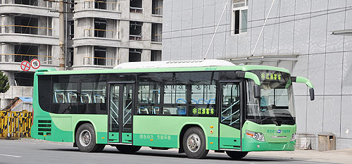 油电混合动力客车.宝斯通hfc6700jk1是江淮底盘和江淮客车联高清图片