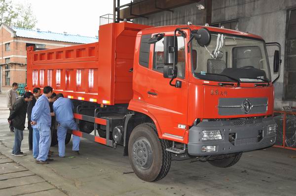 东风天锦首批19台中型工程自卸车交付桂林