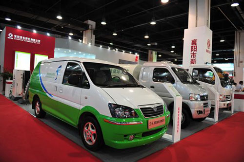 东风携三款纯电动车亮相杭州新能源车展