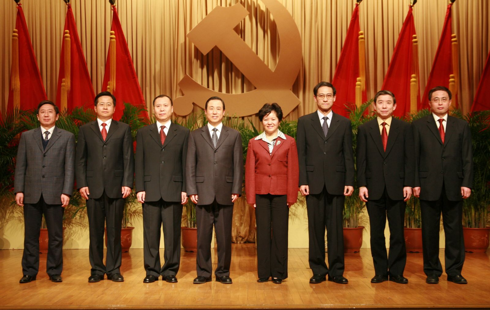 航天科工与上汽在沪建立长期战略合作关系