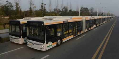成都新二环BRT主角:蜀都18米双侧开门公交车