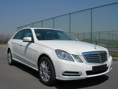 梅赛德斯奔驰(mercedesbenz)轿车 bj7302l