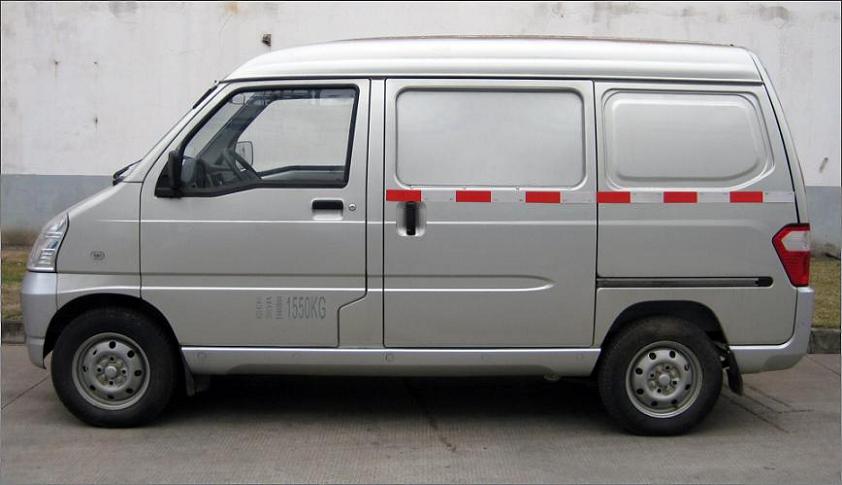 五菱厢式货车 lzw5027xbf图片