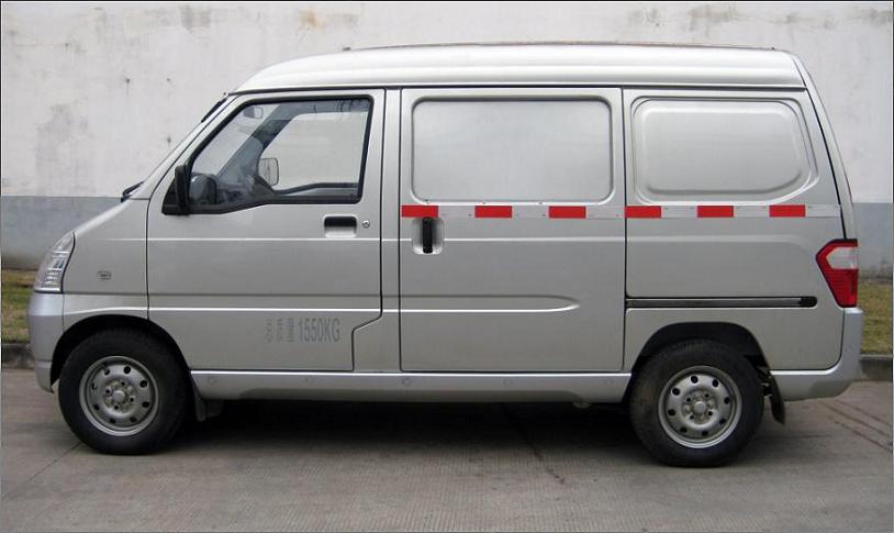 五菱厢式货车 lzw5027xaf图片