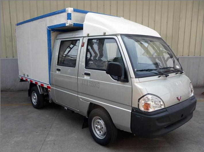 五菱双排座厢式运输车 lzw5020xxyslne3图片