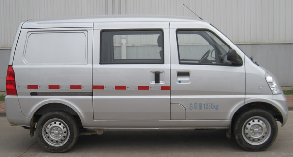 五菱厢式运输车 lzw5028xxybaf