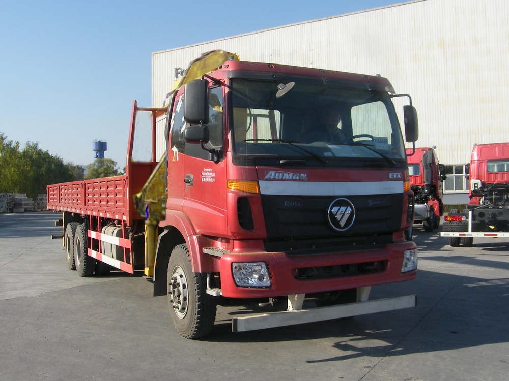 欧曼随车起重运输车 bj5252jsq-xb