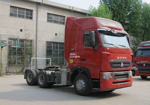 豪沃集装箱半挂牵引车 zz4257w324he1z