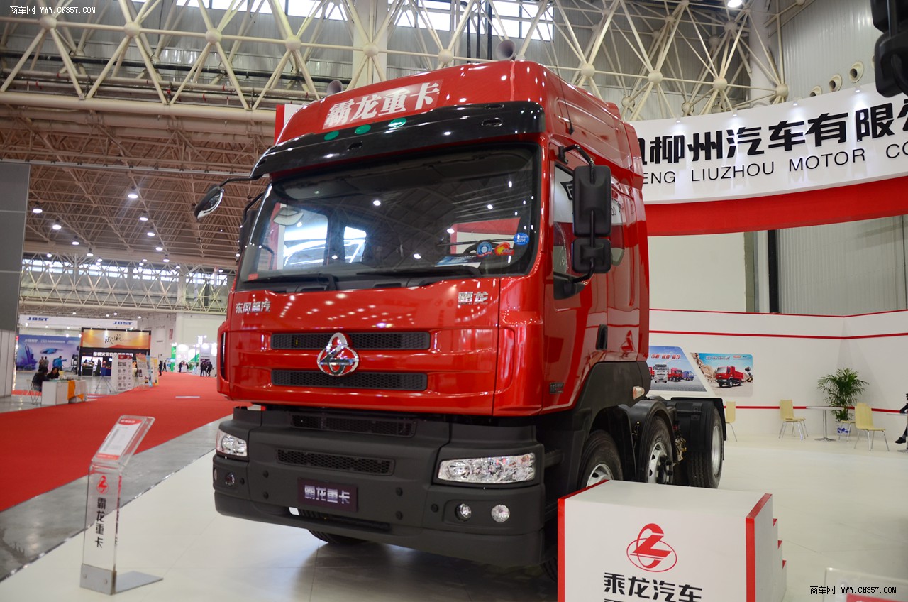 东风柳汽霸龙重卡 340马力 6x4牵引车