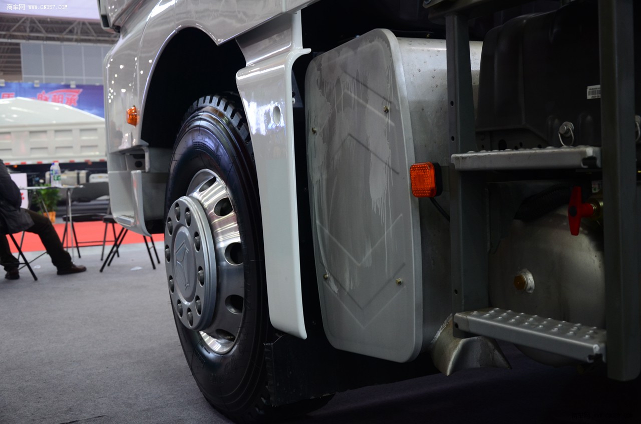 中国重汽 sitrak c7h 6x4牵引车