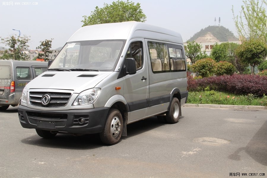 东风 风尚 108马力 10-15人 轻型客车(eq6530l4d)