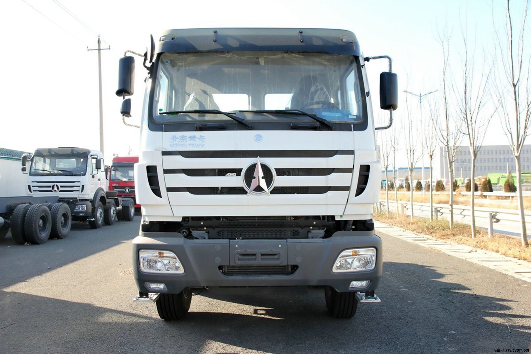 北奔ng80系 重卡 336马力 6×2 牵引车 nd42402l23j