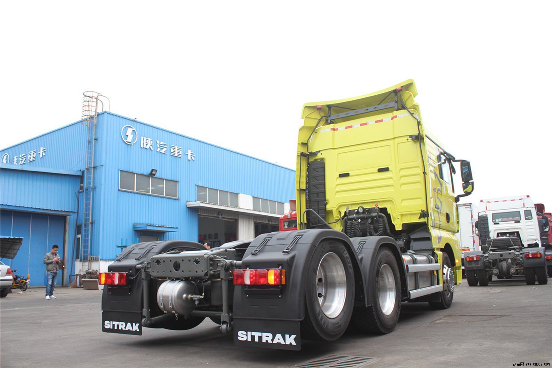 中国重汽 sitrak-c7h 重卡 540马力 6×2 牵引车 zz4256v323he1