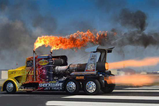 世界速度最快的飞机引擎动力卡车“冲击波”_资讯_商车网