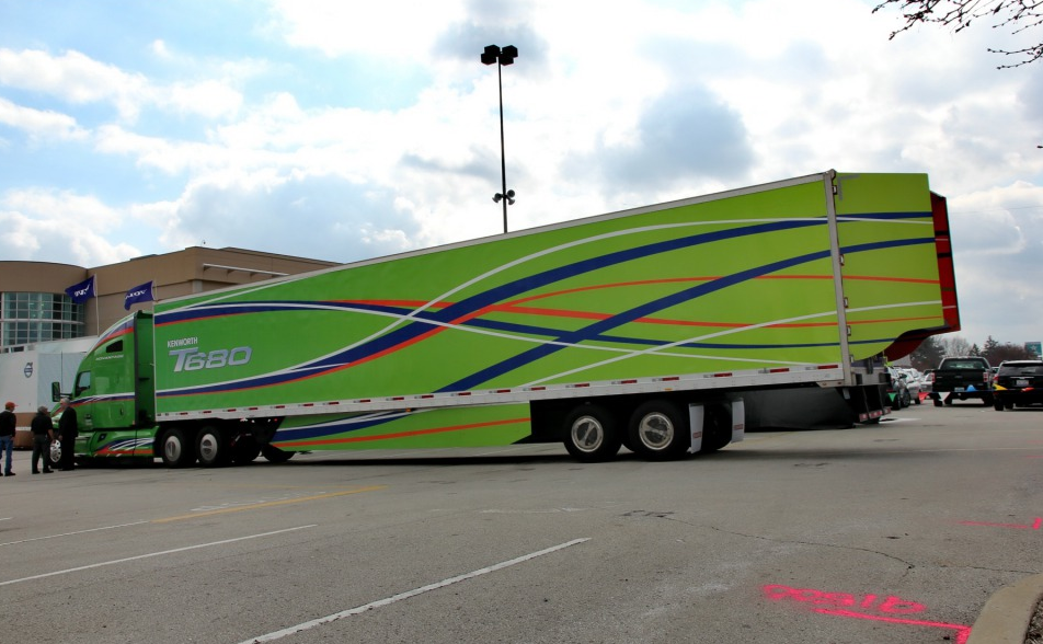 黑亮柔duang 美国中部长头卡车图片展