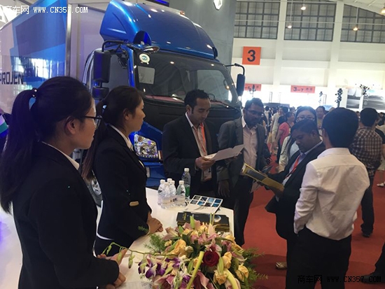 力帆时骏携旗下全新高端品牌耀眼南博会