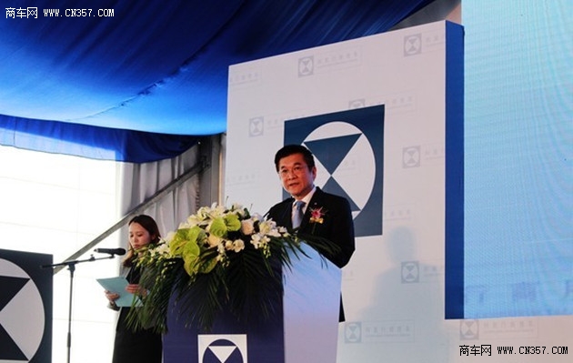 华东最大奔驰卡车4S店 昆山利星行开业