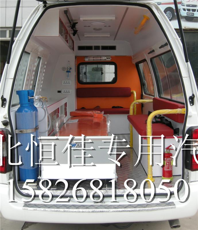 金杯海狮救护车医疗舱配置: 金杯海狮救护车车辆参数及配置 外型尺寸(mm) 长5070 宽1690 高2405 轴距(mm): 2590 发动机/排放 4G22D4 燃油种类 汽油 功率(kw) 104(141马力) 排放标准 国IV排放标准 额定载客(人) 7 排量(ml) 2237 欢迎咨询:158-2681-8050张经理 金杯海狮救护车价格 医药柜、10L氧气瓶、中隔板、医用防滑地板、输液挂架、污物桶、铝合金担架、顺排座椅、警灯警报系统、蜗牛灯、红十字 金杯海狮救护车详询参数请致电:1582