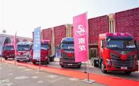 乘龙卡车闪耀乌鲁木齐，共启丝路干线运输创富新程