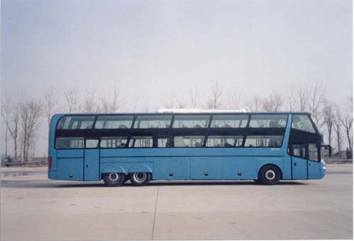 青年豪华卧铺客车 jnp6137w