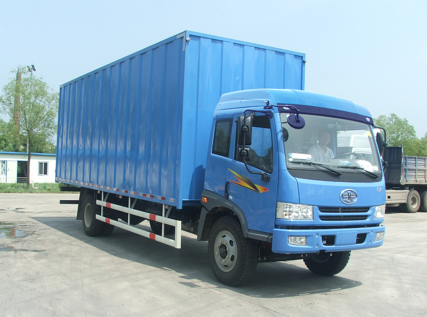 解放厢式运输车 ca5100xxyp9k2l4e