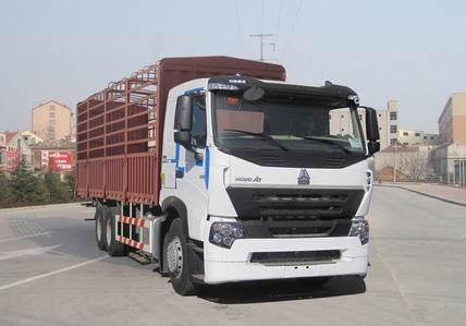 豪泺仓栅式运输车 zz5257clxn4647n1