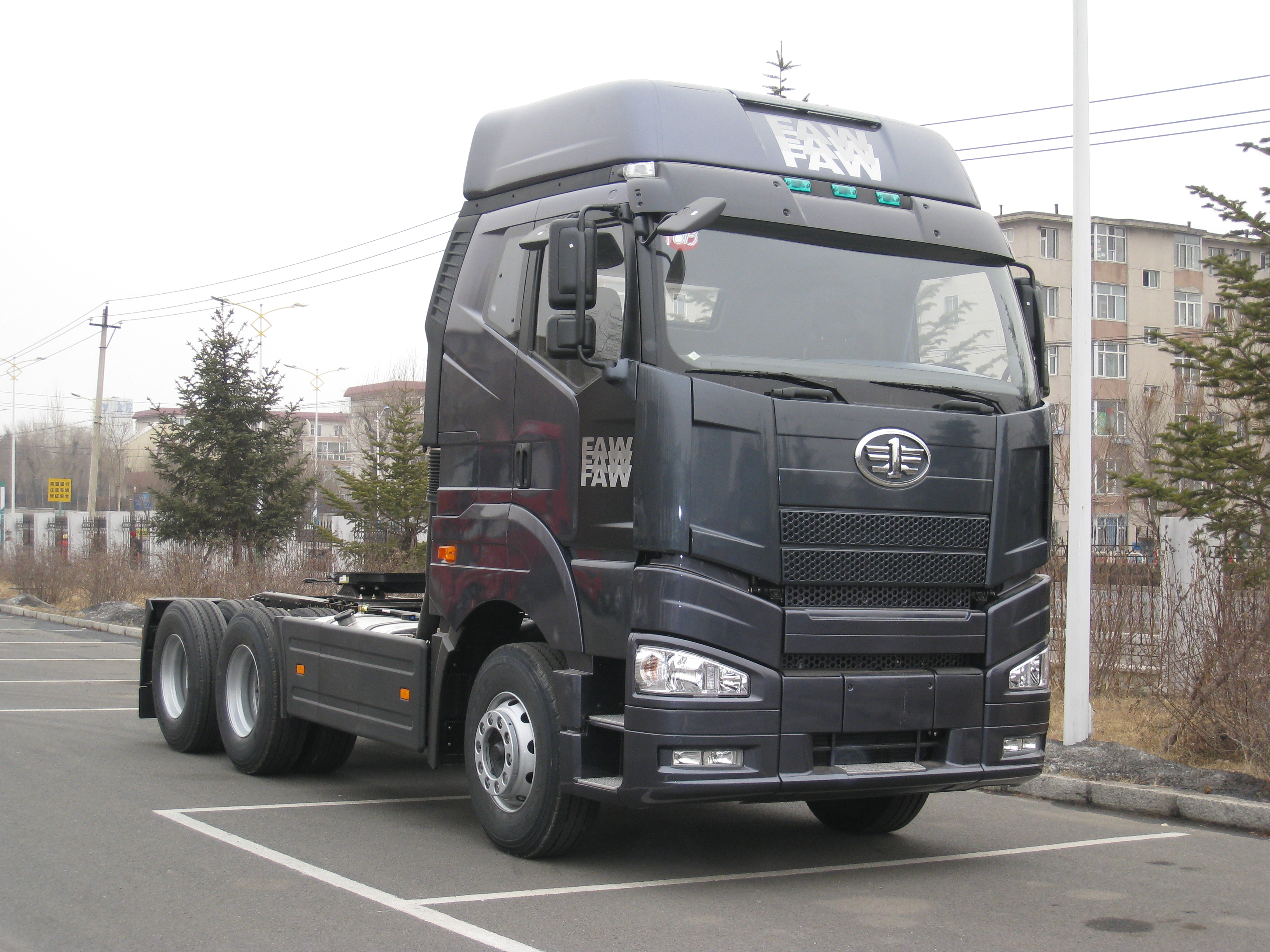 解放平头柴油半挂牵引汽车 ca4250p66k24t1a6e