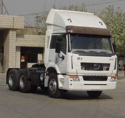 陕汽德御重卡336马力64牵引车sx4255xt2941