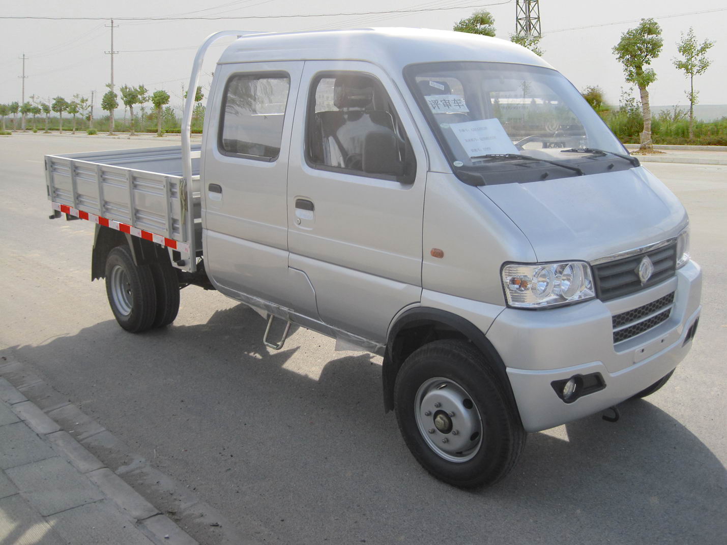 俊风载货汽车 dfa1020d77de