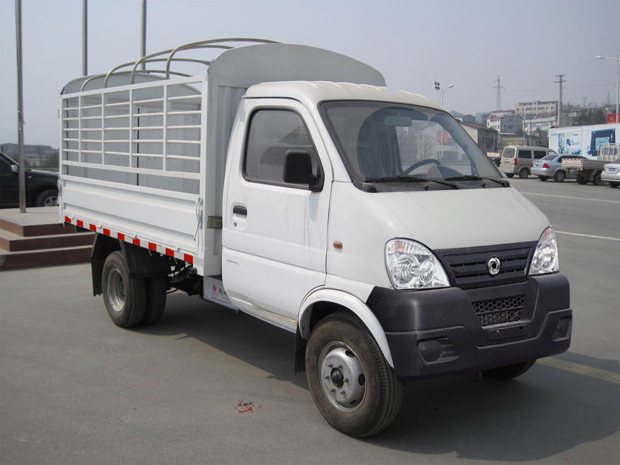 俊风仓栅式运输车 dfa5035ccy77de