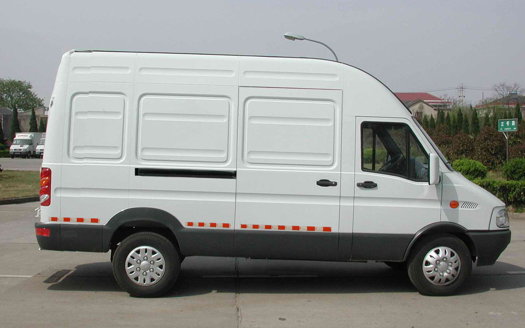 依维柯厢式运输车 nj5044xxydb