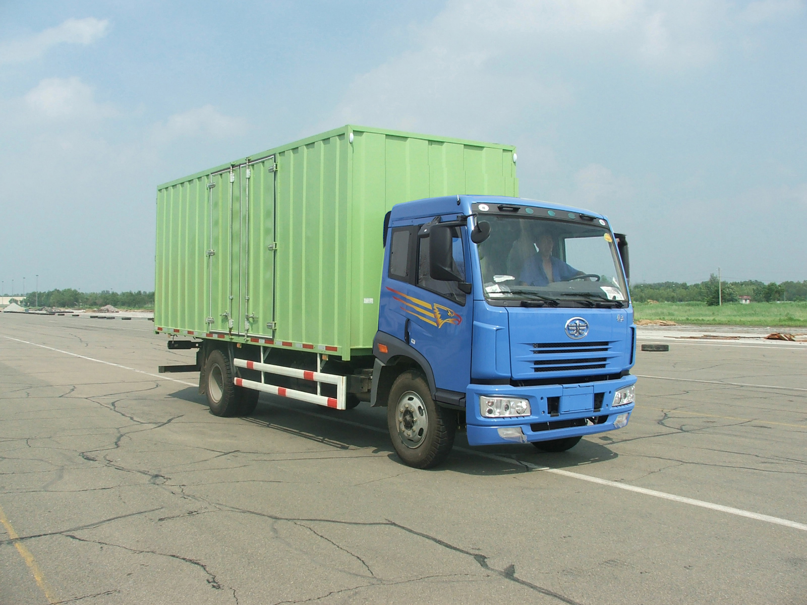 解放厢式运输车 ca5163xxyp7k2l3a1e