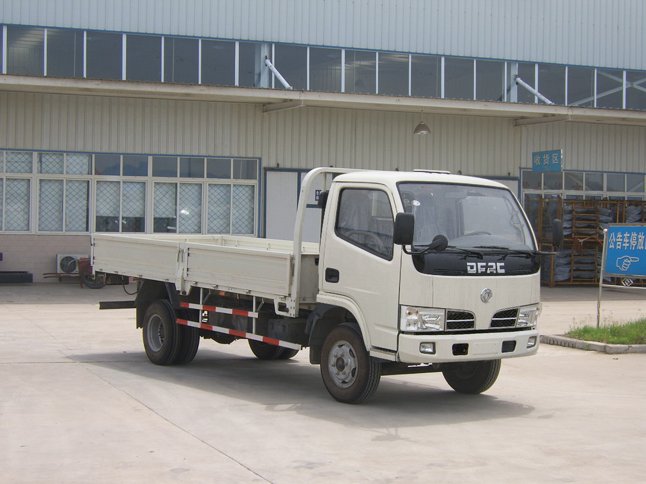 东风载货汽车 eq1040tz20d4