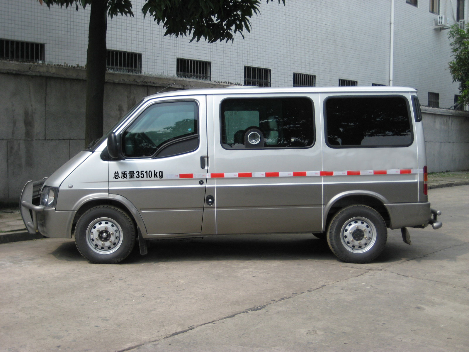 宝龙运钞车 tbl5042xycf3