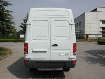 依维柯依维柯厢式运输车 nj5046xxynbs