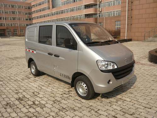 松花江厢式运输车 hfj5024xxyd4