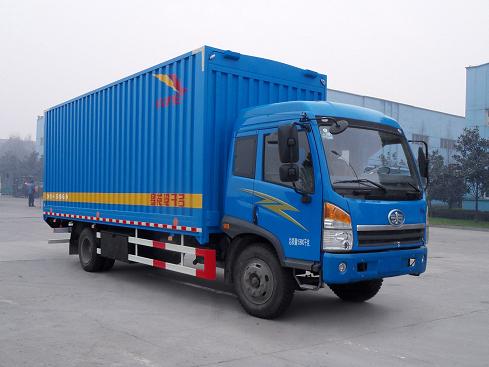 凤凰翼开启厢式车 fxc5167xykl2e4