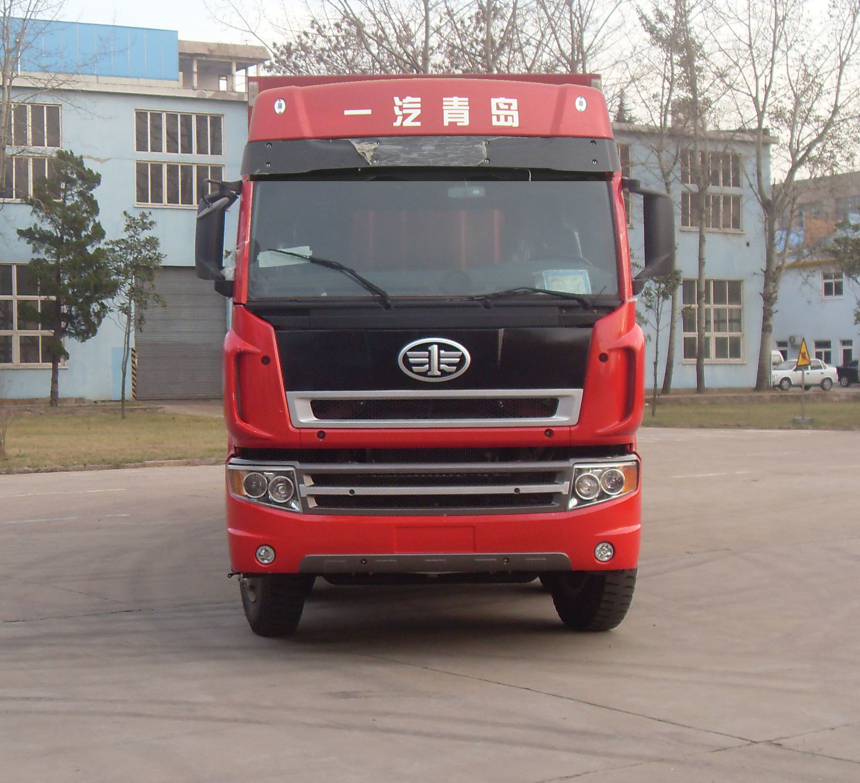 解放ca5240xxyp2k17l7t4ea80-3 厢式运输车