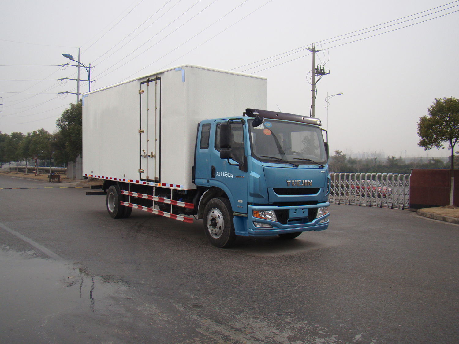 跃进厢式运输车 nj5131xxyzqddwz