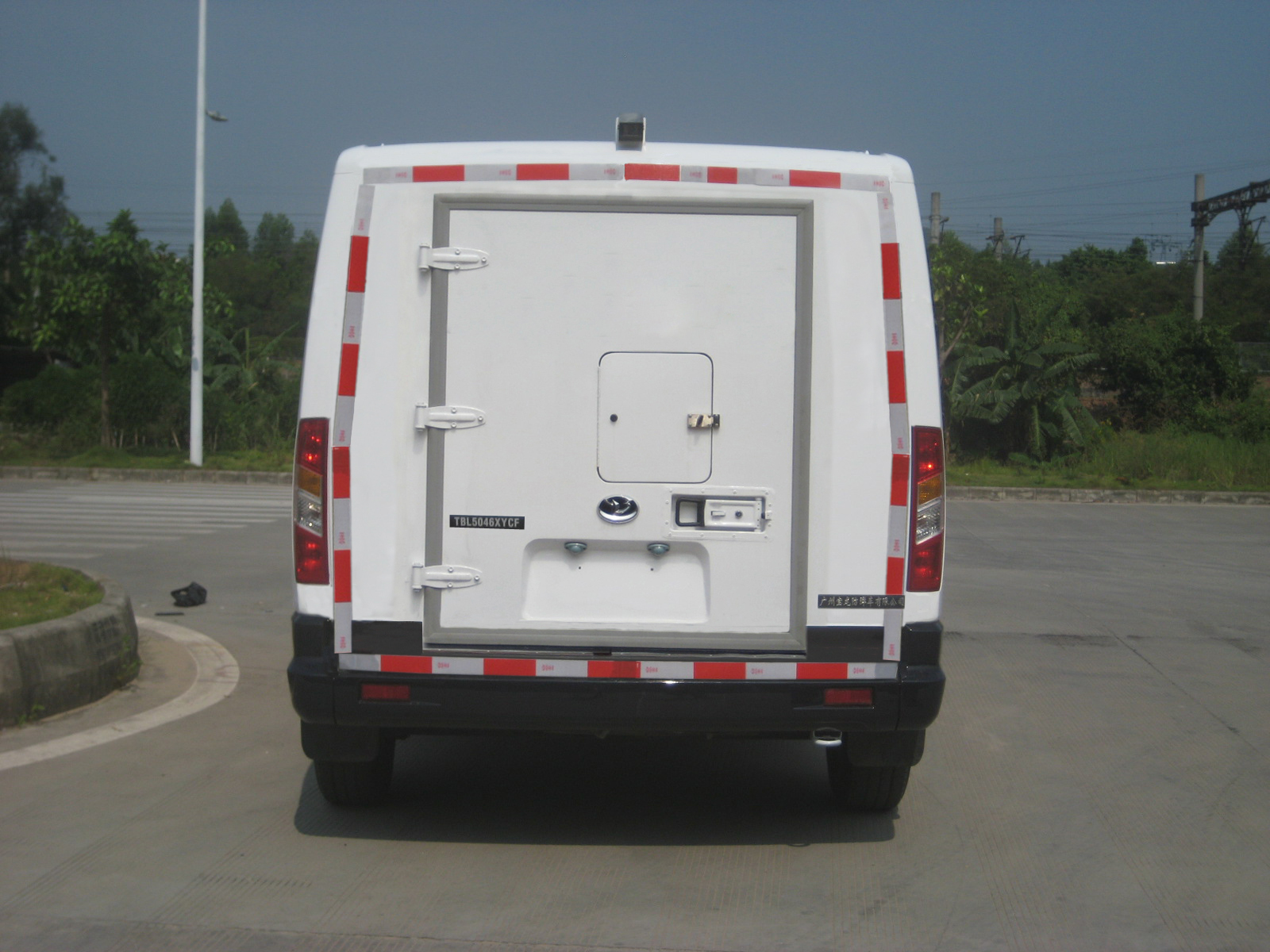 宝龙运钞车 tbl5046xycf